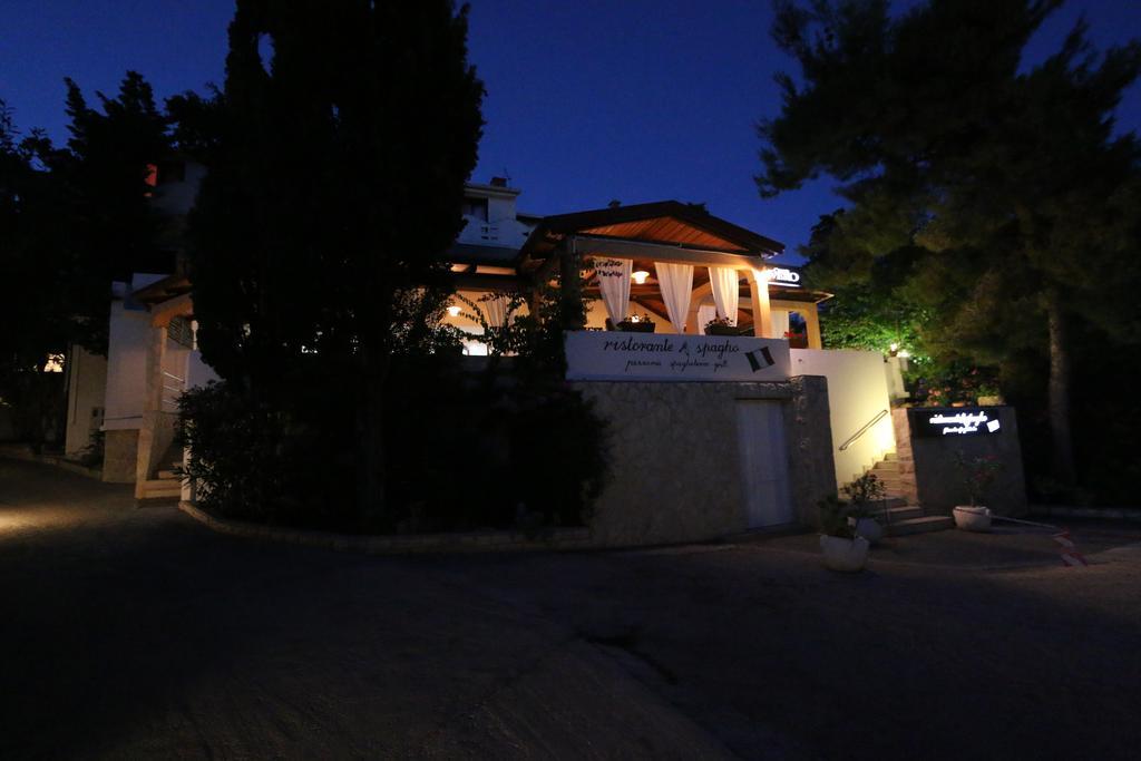 Novalja Inn 2 Экстерьер фото